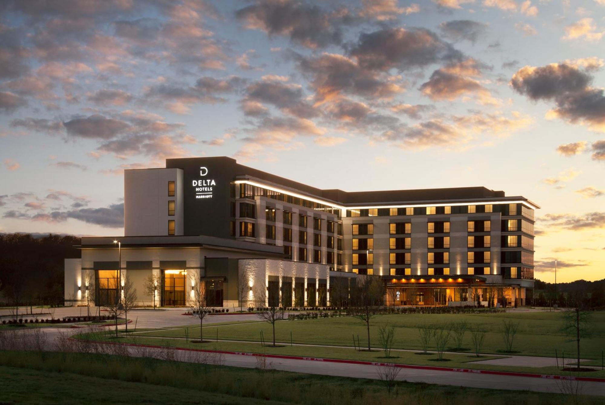 Delta Hotels By Marriott Dallas Southlake Bagian luar foto